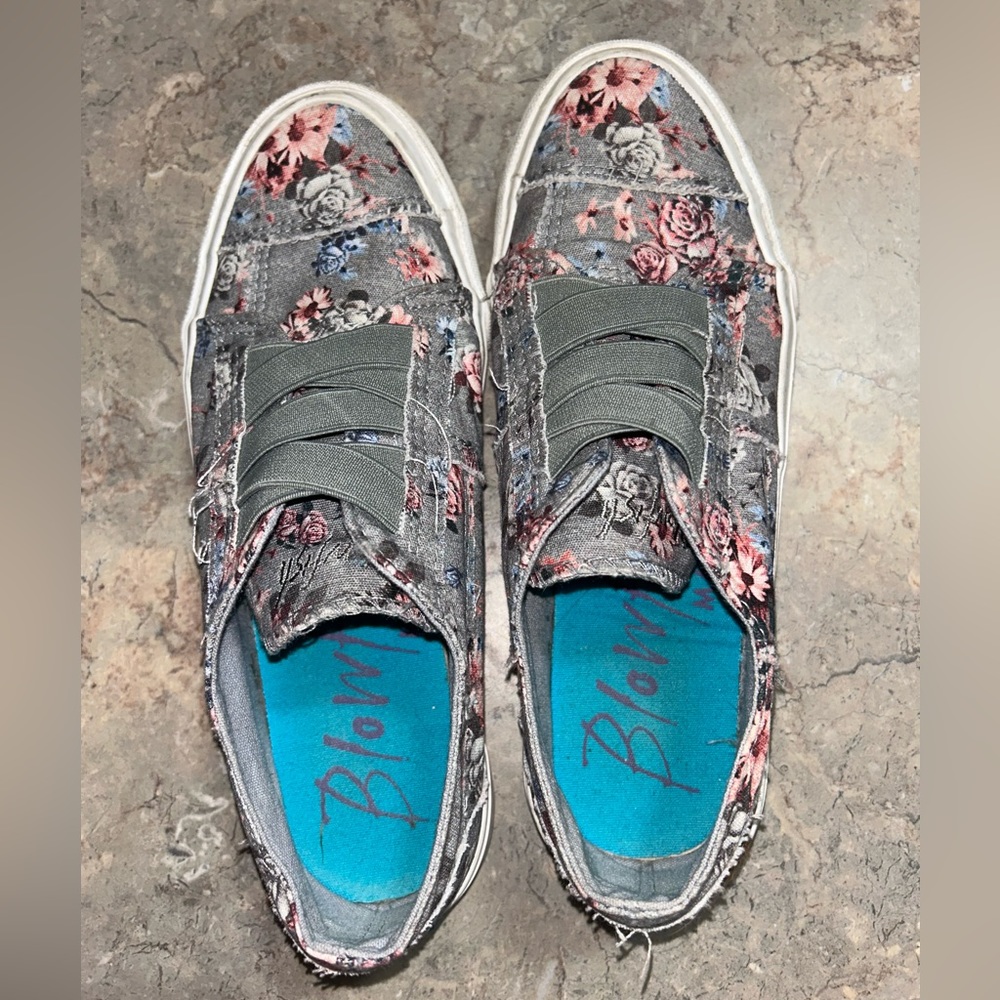 Blowfish size 7 slip on floral shoe - Picture 2 of 7